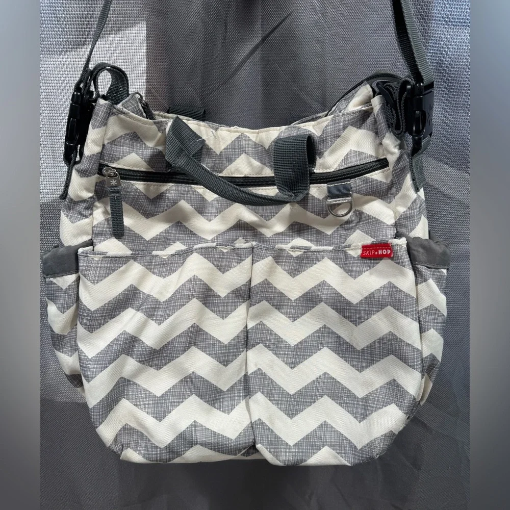 Skip Hop Baby Bag in Gray and White